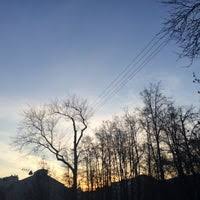 Калининградское время отличается от московского времени на −1 час, время в течение года не меняется (летнее время не вводится), как и во всей россии, поэтому здесь с апреля до. Mamonovskij Pereulok Patriarshie Prudy Moskva Moskva