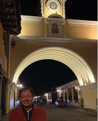 Sammy pérez anuncia boda con joven mujer, y ya tiene fecha (fotos) el actor y comediante sammy pérez no dudó en confirmar que se casará con una joven de colima. El Actor De Xhderbez Sammy Perez Esta Disfrutando De La Belleza De Antigua Guatemala