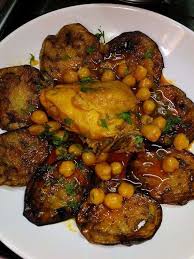 Braniya Ragout D Aubergines Au Poulet En Sauce Rouge Plaisir Culinaire Algerien Recettes De Cuisine Cuisine Marocaine Poulet En Sauce