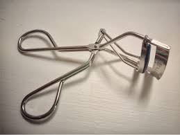 There were different patents of this invention between 1923 and 1940. Lyndar The Merciless When Eyelash Curlers Go Bad Urban Beauty Myth Turns True Life Horror Story
