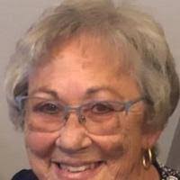 Chelsea Groves's Instagram, Twitter & Facebook