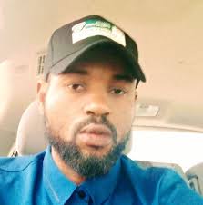 OT14 Dr. Joseph Ebo Dadson met with the quiz team today. Ebo, who was a  member of the 2014 NSMQ team, made a cash presentation to the quiz to serve  as a