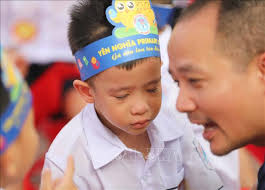 Hân hoan ngày đầu bé vào lớp 1