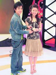 Dĩnh tần (穎嬪) → dĩnh phi (穎妃) xuất thân cao quý, là con gái của thân vương ba lâm bộ gốc mông cổ. Lam Tam NhÆ° Bá»‹ Lá»™ Má»'i Quan Há»‡ Báº¥t ThÆ°á»ng Vá»›i Tinh Ä'áº§u Lam Chi DÄ©nh Tin Má»›i Ngoi Sao