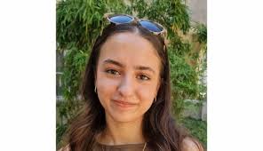 Alexandra Zubko's figure captivate in this sensual show