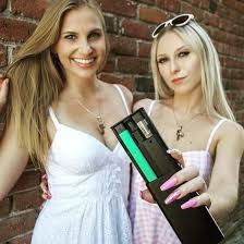 Happy Hump Day Everyone With Whom Do You Enjoy Days Like These Rubi Pod Vaporizer By Kandypens Enjoy This And Tons Of Othe Vape Mods Vaporizer Vape Tricks