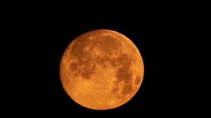 La super pleine lune a le mérite d'insuffler un élan susceptible de prodiguer une immense réserve d'énergie. Belgique Italie La Super Lune En Images Aux Quatre Coins Du Globe Photos Le Soir
