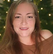 Photographer offering beach mini sessions to help local families in need