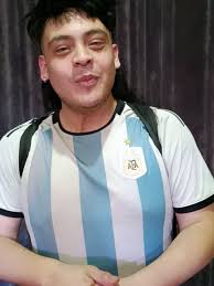 🔮👀𝐀𝐝𝐢𝐯𝐢𝐧𝐚 𝐚𝐝𝐢𝐯𝐢𝐧𝐚𝐝𝐨𝐫… Estas vacaciones de invierno no te  podes perder 𝑷𝒊𝒏𝒕𝒂𝒏𝒅𝒐 𝒂 𝑩𝒆𝒓𝒏𝒊, un gran collage teatral y  musical para toda la familia sobre la vida y obra del artista rosarino  Antonio