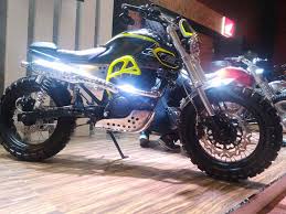 Rc149 berhasil jadi motor paling tercepat dan mencatatkan sebagai juara di gelaran world gp kala itu. Verza Scrambler Off 55 Www Transanatolie Com