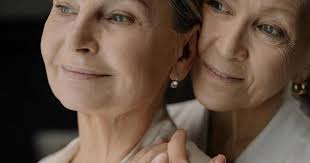 Bride gives heartwarming surprise to sister who couldn't have first dance  with dad at her wedding