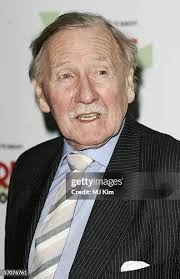 21,745 Actor Leslie Photos & High Res Pictures