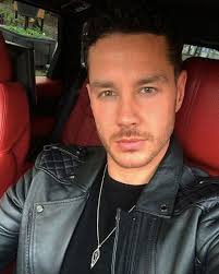 Each of the glamorous members of the public will live like celebrities in a luxury villa, but in order to stay there, they will not only have to win over the hearts of each other. Love Island 2016 Cast Where Are They Now Closer