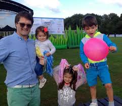 Oliver, called olly on the company's website, opened his first shop in 1993. Oliver Bonas On Twitter Olly And Family Tress At Richmond Running Festival To Cheer On Our 34 Runners Wheresolly Loverichmond Http T Co Sfobv89qlz