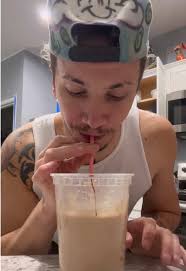 The Goddess Boys Cocinando