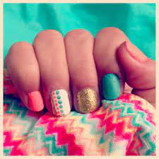 These are so bright and fun! My Nails Coral And Teal With Gold Accent Coral Nails Gucci Nails My Nails