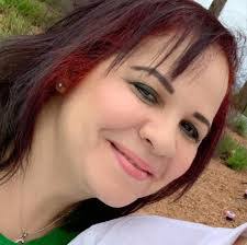 Lisa Siegel's Instagram, Twitter & Facebook