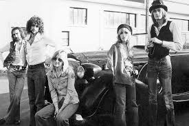 Fleetwood mac — black magic woman 02:50. Broken Chain A History Of Fleetwood Mac Firings And Departures Rolling Stone
