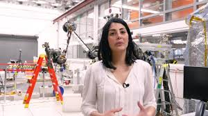 Diana trujillo, la colombiana detrás de pero no sabía inglés y solo contaba con 300 dólares para empezar. Nasa Mars Live Facebook