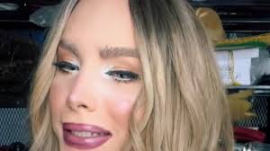 El Beliverso existe: Ella es Isabela Chavez, la modelo trans que es la  “doble” de Belinda