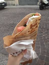 Upload, livestream, and create your own videos, all in hd. Piadina Con Prosciutto Crudo Mozzarella Di Bufala Pomodori E Rucola Picture Of La Piadineria Piacenza Tripadvisor