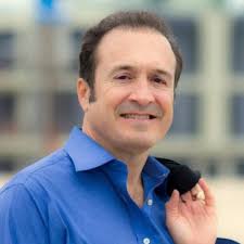 Darrell Gurney (@DarrellGurney)