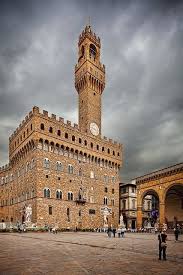 Situata nel cuore di piazza del signoria, questa struttura iconica serve oggi come municipio della città e come museo aperto ai visitatori. Palazzo Vecchio Firenze Florence Italy Italy Palazzo Vecchio