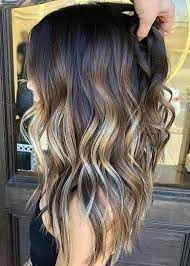 The ends of the head have been maintained in lighter shades. 55 Fantastic Highlights Of Balayage Ombre Hair Colors For 2018 Styleschannel Hair Styles Hair Waves Peach Hair