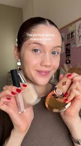 Achieve the Perfect Glowy Makeup Base with These Tips