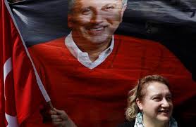 Muharrem i̇nce 2002 genel seçimlerinde chp yalova milletvekili olarak tbmm'ne girdi. Turkey S Main Opposition Nominates Combative Former Teacher To Challenge Erdogan