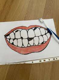 Agiz Ve Dis Boyama Resmini Cikti Alarak Dudagini Boyatalim Poset Dosyaya Koyalim Tahta Kalemi Ile Dosya Uzerinden Curukleri Cizelim Eski Bir Dis Fi 2020