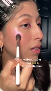 El iluminador más CARO de mi colección✨💲💲✨ A mi échenme brillo porque yo  amo, adoro, me encanta! Ps: I’m in looooove @Pat McGrath Labs  #contentcreator #beautycontentcreator #makeupartist #highlighter ...