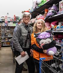 Jeffco Shop with Cop brighten Christmas for hundreds of kids