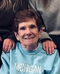 Arlene Smith's Instagram, Twitter & Facebook