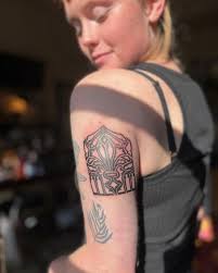 Fleur de Lis ironwork for @tay_verv thank you! ⚜️⚜️⚜️⚜️ #ornamentaltattoo  #blackwork