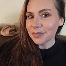 Hello, I'm Marilyn and something to know about me is I took early  retirement, I'm 64 I have thousands of thousands of great ideas and I can  start every single one of