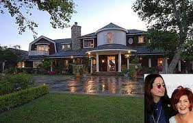 Homes That Even Celebrities Can T Unload Celebrity Houses Hollywood Homes Mansions