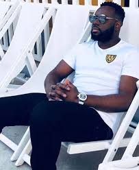 Maitre Gims X T Shirt Stonebridge Richardvalentine Paris T Shirt Royaute Fil D Or