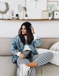 Black And White Striped Pants Outfit Jesuisromyx Black And White Striped Pants Denim Jacket White Top White Sneakers Street Style Street Fashion Best Stripe Pants Outfit Fashion Cute Outfits