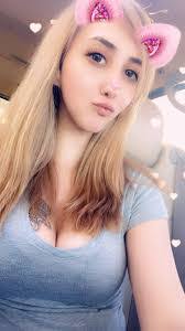 Elizabeth Jager's Instagram, Twitter & Facebook