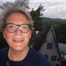 Remember Shelley Fabares from "The Donna Reed Show" and "Coach"). Today we  wish Shelley a Happy 81st Birthday.