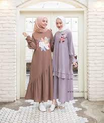 Gemuk dan ingin mengenakan baju gamis tidak perlu khawatir karena pada artikel kali ini kami akan memberikan beberapa model baju gamis untuk orang gemuk dan juga tips memilih model gamis yang tepat untuk orang gemuk agar. 10 Tips Memilih Gamis Sesuai Bentuk Tubuh Updated 2021 Bukareview