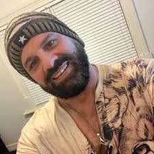 Andrew Sneath's Instagram, Twitter & Facebook