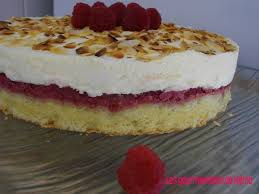 Répandez ensuite l'appareil sur le fond de la pâte. Gateau Amandes Framboises Et Mascarpone Les Gourmandises De Nemo