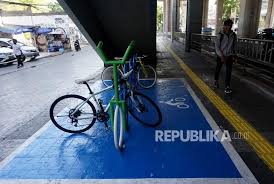 Masyaallah adek berjilbab bilu sangat cantik yang di samping pengantin #lestybillar #rizkybillar lesty, lesti, lesti kejora, lesty & risky, lesty & risky billar, lesty. Pemprov Dki Fasilitasi Program Bike Sharing Republika Online