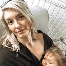 Acadia Askey's Instagram, Twitter & Facebook