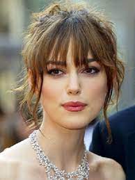 Prominente Knallt Stil Fur Haar Verschiedene Pony Arten Fur Haare Frauenfrisur Com Frisuren Inspira Long Face Hairstyles Medium Hair Styles Long Face Shapes