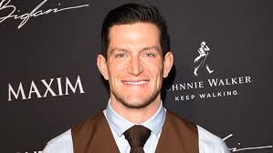 Steve Weatherford rewards students taking a stand against bullying with a  dream prom
