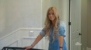 Flip or flop stars christina and tarek el moussa are putting their children first amid their highly publicized divorce. Christina El Moussa Says Bittersweet Goodbye To Home With Ex Tarek