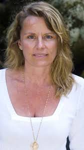 Samira Harris, Author narrates her story about a country fox, Freddie, who  gets chased in a hunt and his life turn upside down! You can buy the book  here ... https://www.freddiefox.club/freddie-fox-the-book This